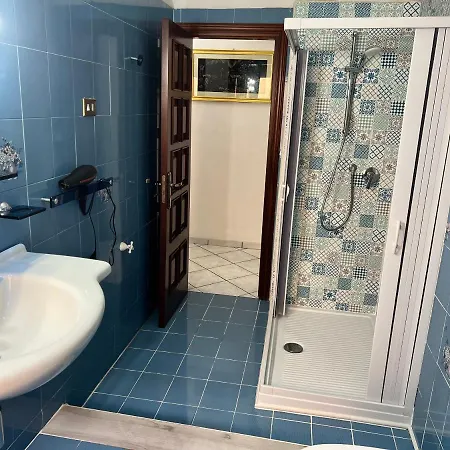 Affitta Donna Sandra *